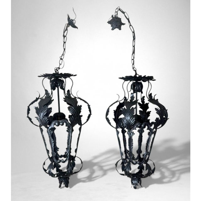 Traditional Early 20th Century Italian Florentine Renaissance Revival Style Pair Italian Wrought Iron Lanterns For Sale - Image 3 of 18