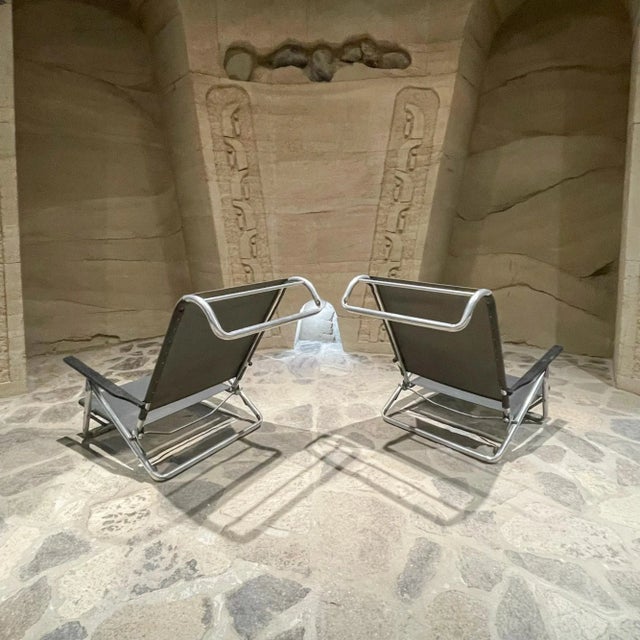 Mid-Century Modern Pair of Modern Folding Beach Lawn Chairs in Gray by Telescope Ny For Sale - Image 4 of 13