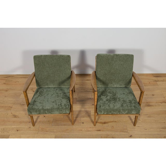Set of Model 300-139 Armchairs from Swarzędz Factory, 1960s For Sale - Image 4 of 18