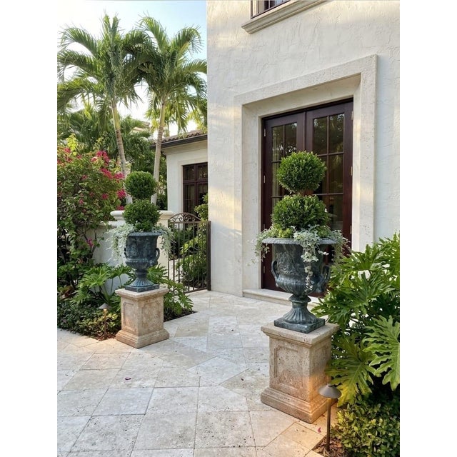 Pair of Vintage Neoclassical Cast Iron Urn Planters in Aged Bronze & Verdigris Finish For Sale - Image 10 of 12