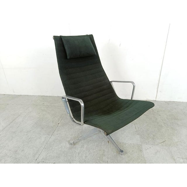 Herman Miller EA124 Lounge Chair in Black Fabric by Charles & Ray Eames for Herman Miller, 1970s For Sale - Image 4 of 12