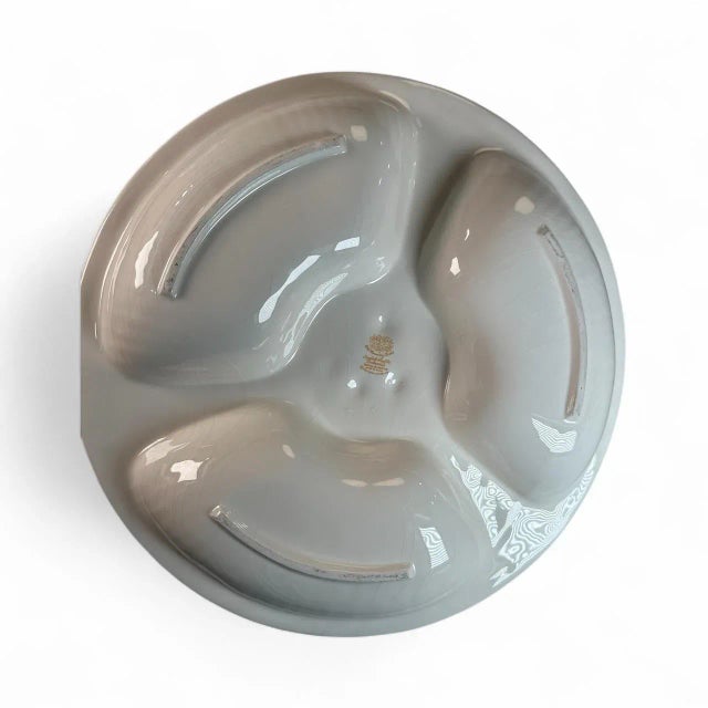 English 1960s Old Country Roses (English Buffet Collection) by Royal Albert For Sale - Image 3 of 9