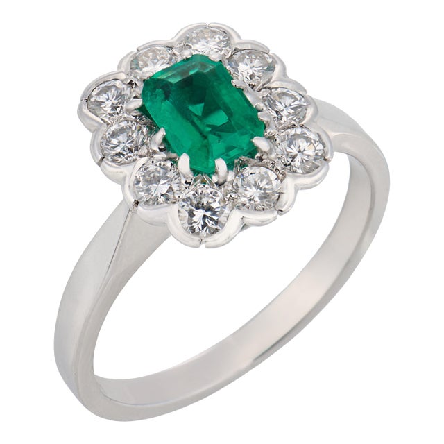Vintage Colombian Emerald Diamond 18k White Gold Cluster Ring, Size 7.25 For Sale