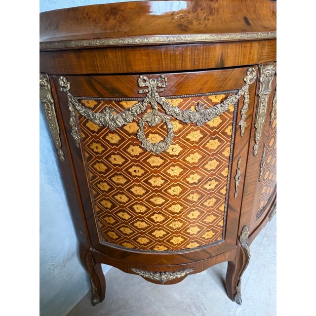 1950s Neoclassical Transitional Marquetry Commode For Sale - Image 9 of 11