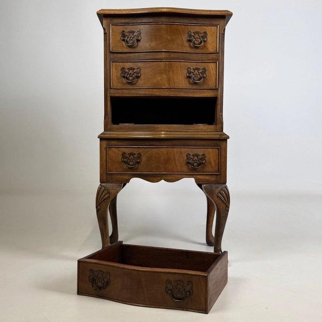 Small Antique Early 20th Century Mahogany Chest of Drawers For Sale - Image 9 of 12