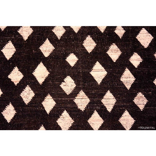 Large Black and White Tribal Diamond Design Modern Medallion Area Rug For Sale In New York - Image 6 of 7