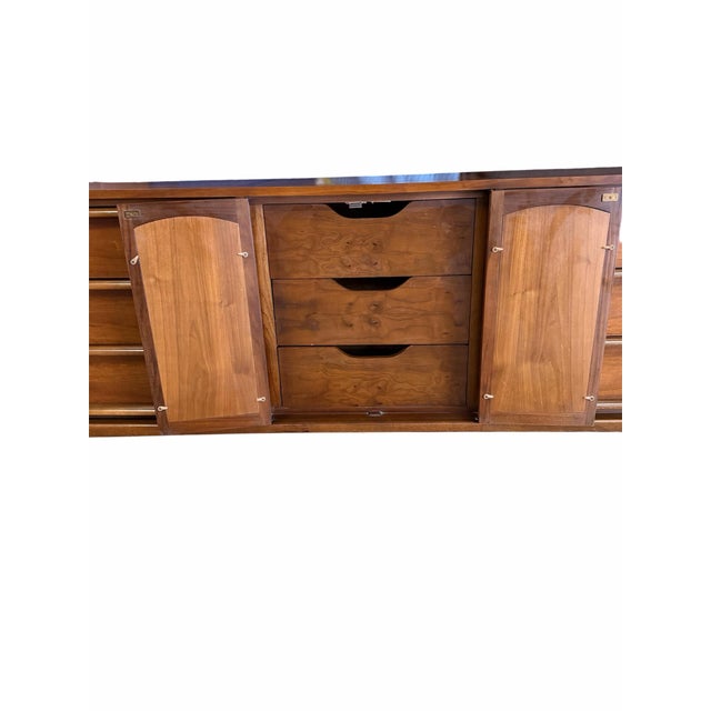 1960s Vintage Mid Century Modern 1960s Lane Rhythm Walnut Dresser For Sale - Image 5 of 12