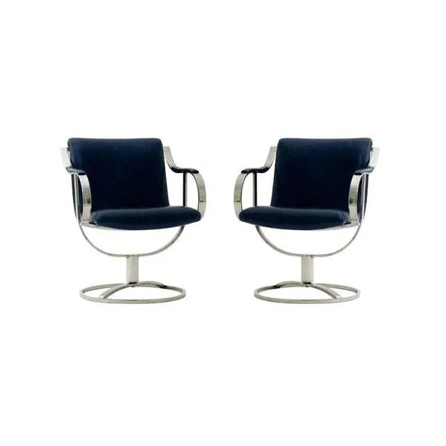 A pair of well constructed side/guest chairs model 455-211 designed by Gardner Leaver, manufactured by the Steelcase...