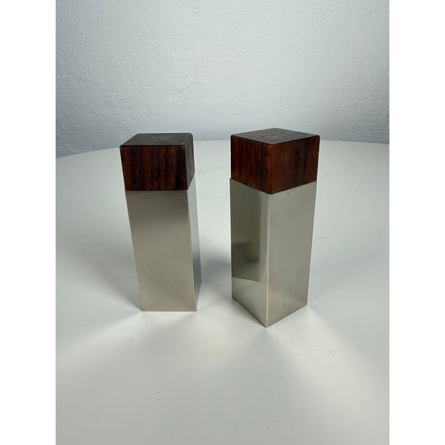 Mid-Century Modern Vintage Scandinavian Modern Salt and Pepper Shakers in Rosewood and Metal, 1960s, Set of 2 For Sale - Image 3 of 9