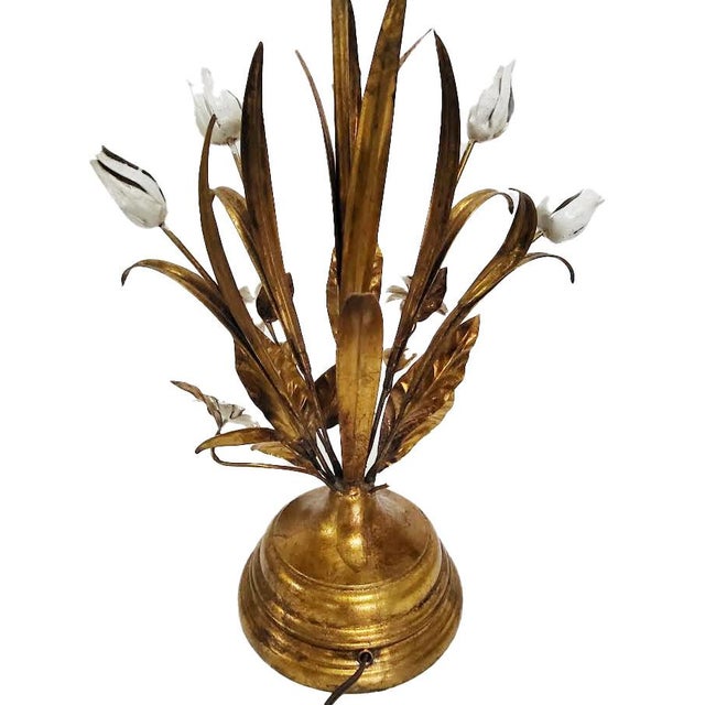 Mid-Century Italian Hollywood Regency Gilt Iron Daisy & Tulip Tole Lamp For Sale In Las Vegas - Image 6 of 16