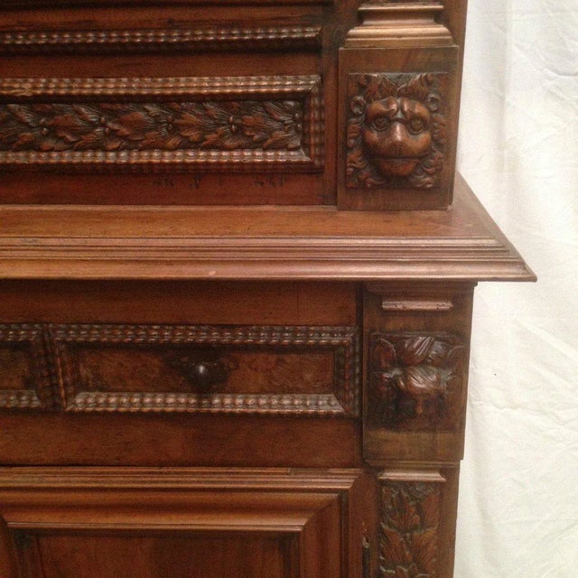 Antique Four-Leaf Cabinet in Walnut, 1700s For Sale - Image 10 of 12