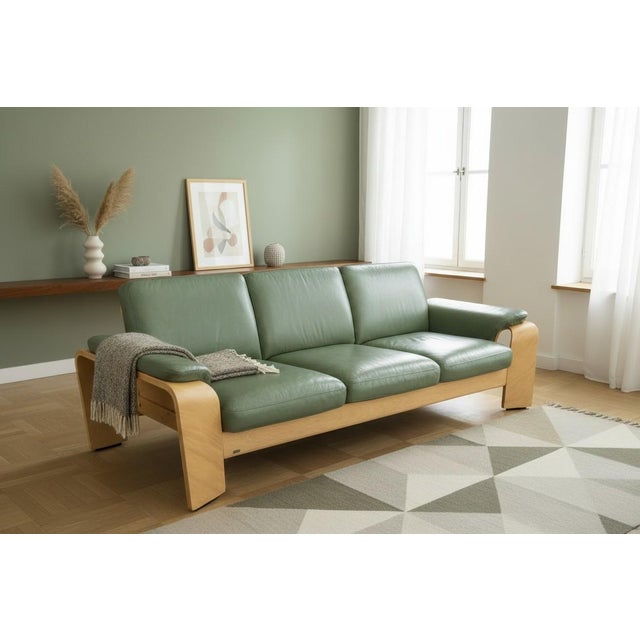 This exceptional Ekornes sofa showcases the brand’s signature Scandinavian craftsmanship paired with timeless mid-century...