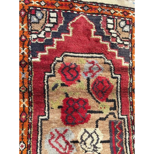 Small Vintage Turkish Yastik Rug, 1950s For Sale - Image 3 of 15