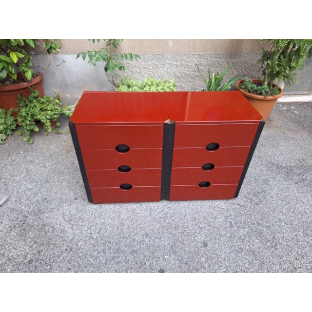 1960s Como Bedside Tables MB3 Model in Red Lacquer and Burnished Brass by Luigi Caccia Dominioni for Azucena, 1970s, Set of 2 For Sale - Image 5 of 9
