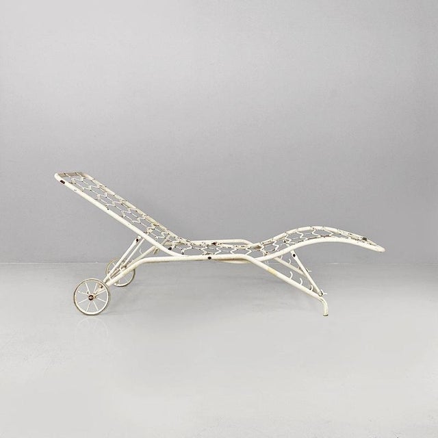 Mid-Century Italian Modern White Iron Garden Deck-Chair or Chaise Longue, 1960s For Sale - Image 6 of 18