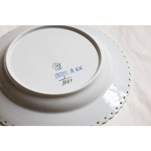 Ceramic 1920s Royal Copenhagen Blue Fluted Full Lace Dinner Plate No 1084 For Sale - Image 7 of 13