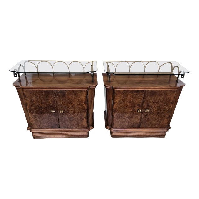 Mid-Century Italian Art Deco Style Walnut Bedside Tables with Glass Tops, 1950s, Set of 2 For Sale