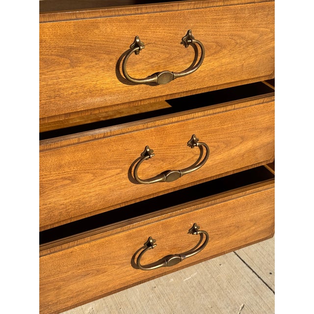 Wood 1960s Mid Century Modern Credenza / 12-Drawer Dresser W/ Mirror Attributed to Thomasville Horizon Series For Sale - Image 7 of 12