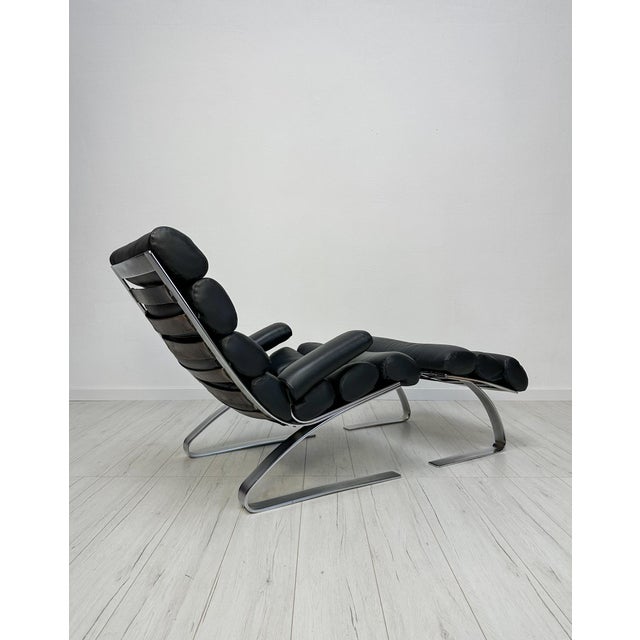 Contemporary Set of Black Leather Sinus Lounge Chair and Ottoman by Reinhold Adolf for COR, 1970s For Sale - Image 3 of 10