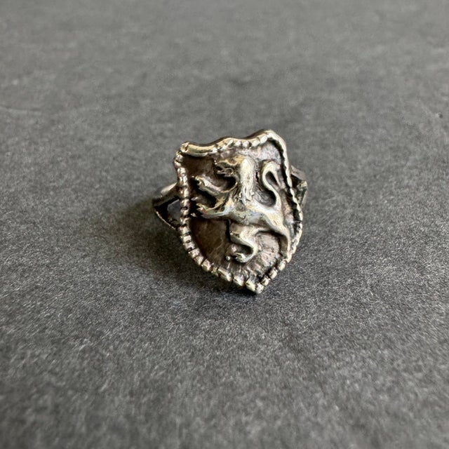 Vintage Scottish Rampant Lion Signet Ring Celtic Sterling Silver Shield Size 6 For Sale - Image 12 of 12