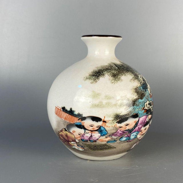 Dimensions: Height 16.5cm (6.50") x Body Diameter 14.5cm (5.71") x Mouth Diameter 6cm (2.36") Material: Glazed Porcelain,...