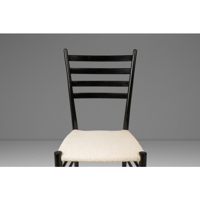 Set of Twelve (12) Mid-Century Italian Modern Bespoke Ebonized High-Back Dining Chairs in White Bouclé After Gio Ponti, Italy, C. 1960's For Sale - Image 13 of 17