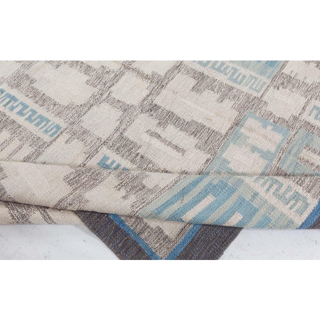 Mid-Century Modern Scandinavian Flatweave Geometric Light Gray Wool Rug by Doris Leslie Blau For Sale - Image 3 of 8