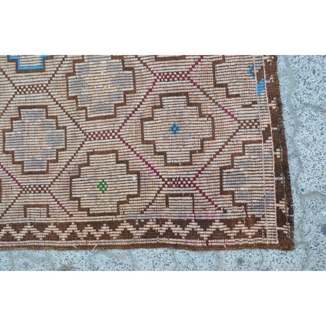 Turkish Vintage Anatolian Kilim Rug For Sale - Image 10 of 11