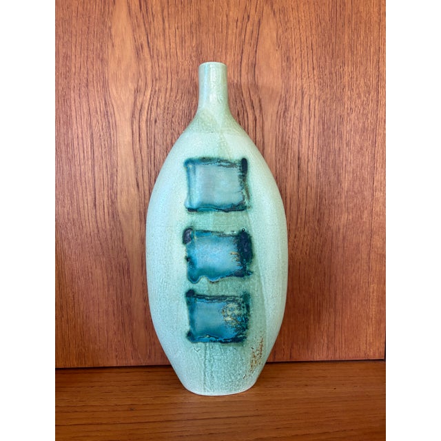 Mid-Century Modern Rare Design Midcentury Pirjo Nylander Studio Ceramic Vase — Scandinavian Modern Sculptural Form For Sale - Image 3 of 12