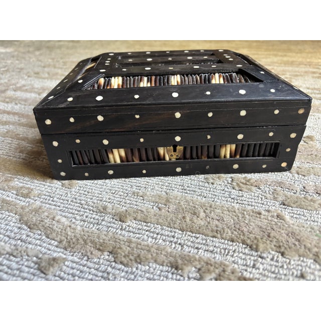 Anglo-Indian Porcupine Quill Trinket Box For Sale In Philadelphia - Image 6 of 11