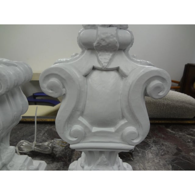 Dorothy Draper Pair of Hollywood Regency Plaster Lamps For Sale - Image 4 of 10