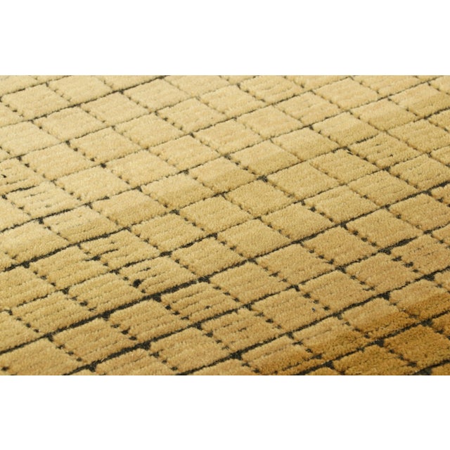 This wool 2x3 rug is an exciting new addition to Rug & Kilim’s Modern Collection—both a new custom-capable texture and a...