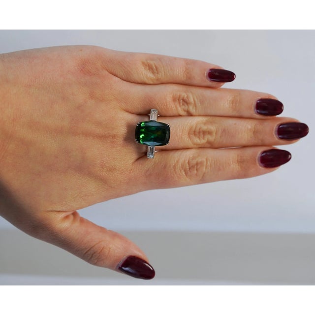Contemporary 12.68 Carat Zoisite Green Tanzanite & Diamond Ring in Platinum 950 | IGI Certifi, Size 7 For Sale - Image 3 of 12