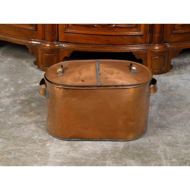 English Large English 1930s Copper Braising Pan with Handles and Weathered Patina For Sale - Image 3 of 12