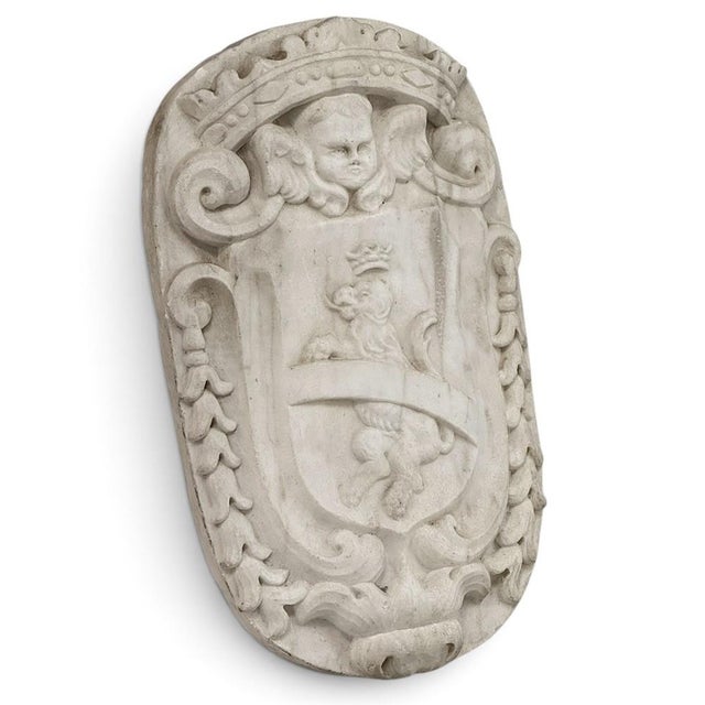 Renaissance 17th Century French Carrara Marble Heraldic Lion Crest With Cherub For Sale - Image 3 of 16