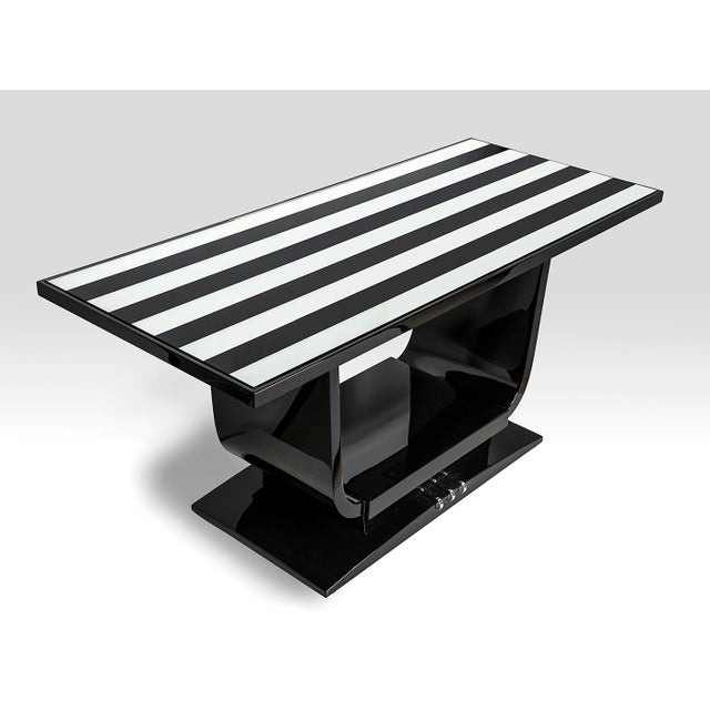 Guéridon side table precious charisma Subject: Art Deco 1928 Origin: Paris France Genre: Jules Leleu Material: solid wood,...