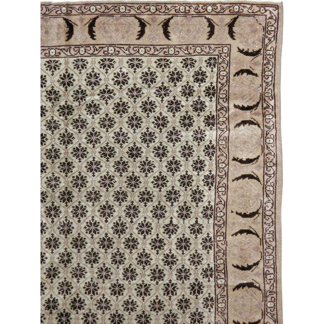 Galerie Shabab Collection Mid-20th Century Turkish Anatolian Rug For Sale - Image 4 of 10