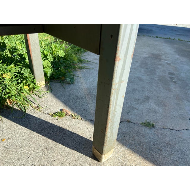 1940s Vintage Mid-Century Modern General Fireproofing Tanker Desk For Sale - Image 5 of 12