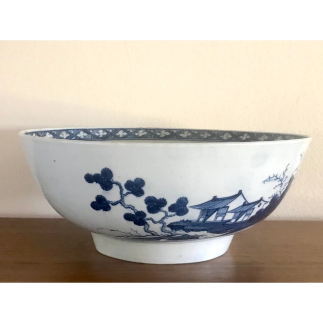 English 18th Century First Period Dr. Wall Worcester Porcelain Bowl For Sale - Image 3 of 13