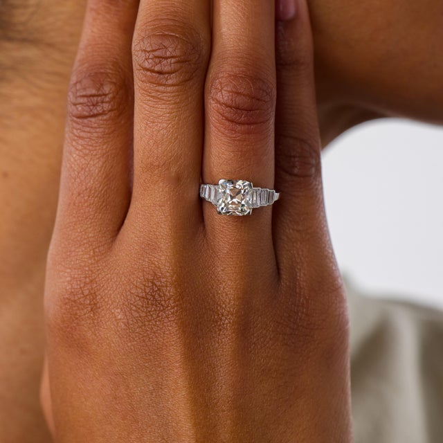 1930s 1930s Art Deco Gia 3.02 Carat Old Mine Cut Diamond Platinum Engagement Ring, Size 6.25 For Sale - Image 5 of 6