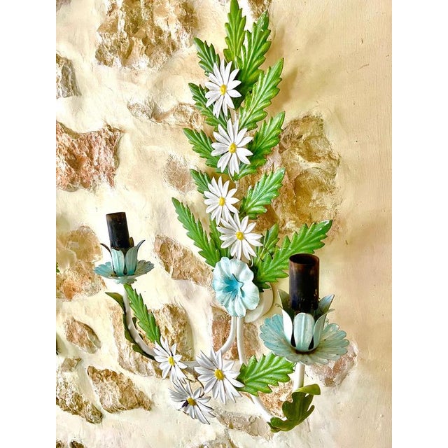 Floral Daisy Wall Light in Hand-Painted Tole Metal, Italy 1960s For Sale - Image 6 of 7