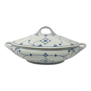 Vintage Mid-Century Modern Winterling Pm Bavaria Strawflower Blue Oval 1.5 Qt Covered Dish For Sale