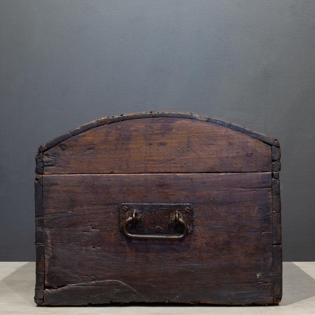 19th C. European Dome-Top Immigrant Trunk/Storage Chest c.1800s For Sale - Image 4 of 8