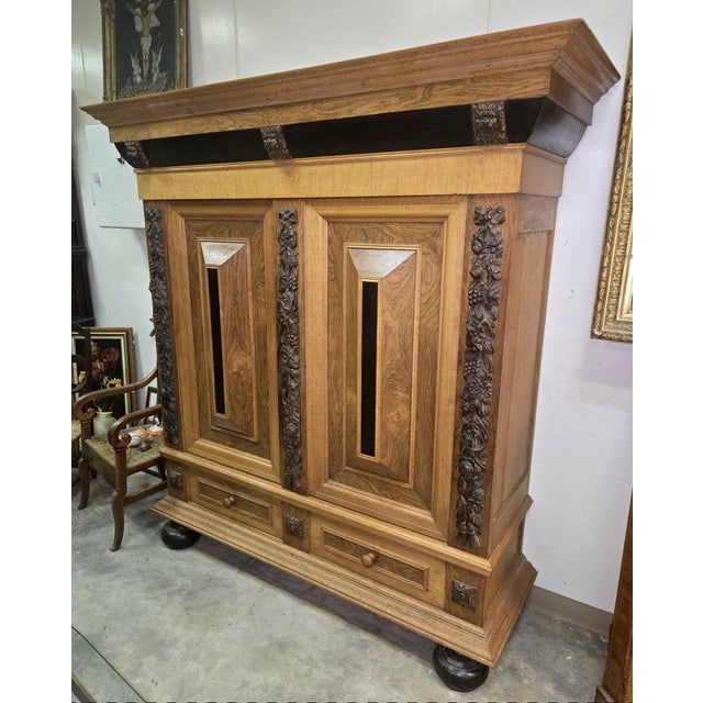 Dutch Renaissance Style Cushioned Cabinet in Wood For Sale - Image 4 of 7