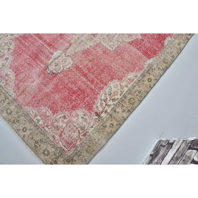 Anatolian Geometric Oushak Rug, 1960s For Sale - Image 4 of 9