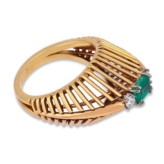 1950s Mid Century Emerald Diamond 18k Yellow Gold Ring, Size 5 For Sale - Image 4 of 6