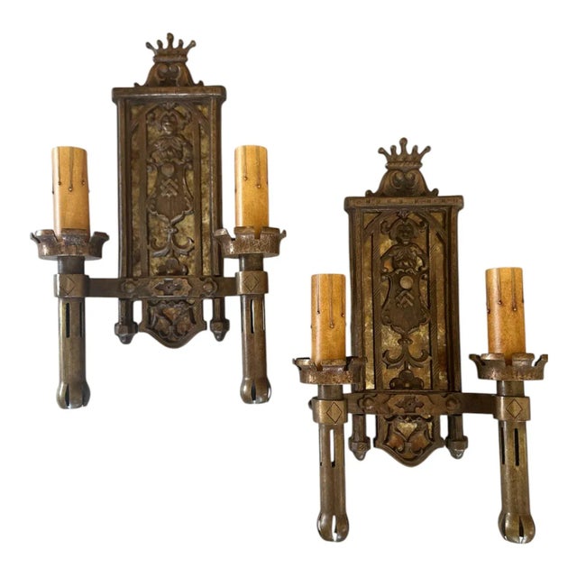 Early 20th Century Cast Bronze Tudor Style Double Wall Sconces With Mica Backplates For Sale - Image 4 of 4