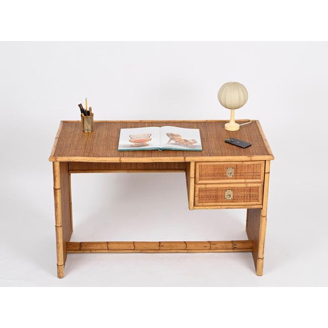 Mid-Century Modern Cocoon Cream Base Table Lamp by Castiglioni for Flos, 1960s For Sale - Image 11 of 18