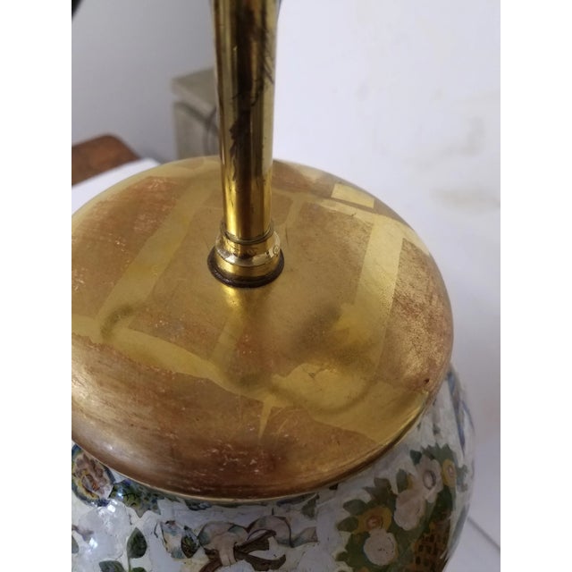 1980s Chinoiserie Decoupage Lamp With Gold Leaf Cap and Base For Sale - Image 10 of 11