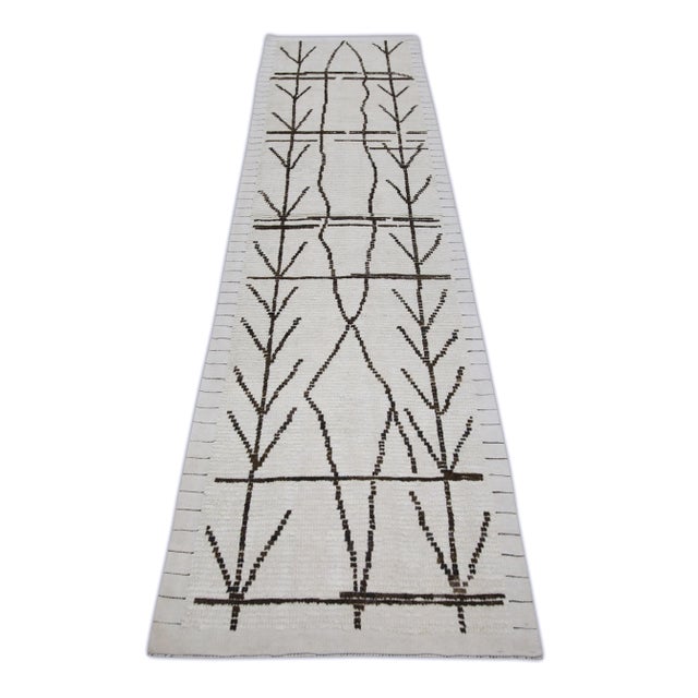 Early 21st Century Brown & White 21st Century Modern Moroccan Style Wool Runner 2'8" X 10'4" For Sale In Houston - Image 6 of 7